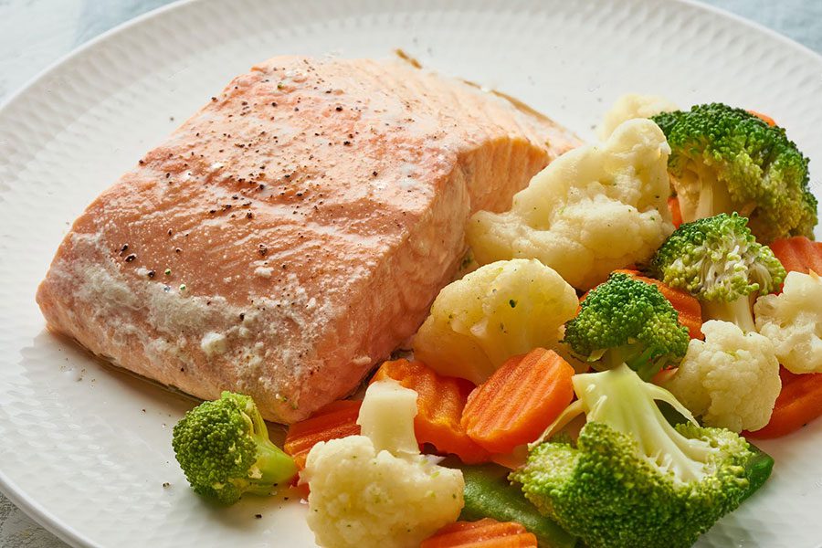 طرز تهیه ماهی بخارپز با سبزیجات