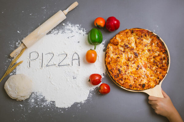 طرز تهیه پیتزا خانگی با 4 روش مختلف